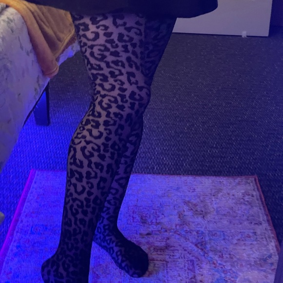 ✨NWT Bettie Page 🦋 Black Leopard Knit Stockings - Picture 7 of 15